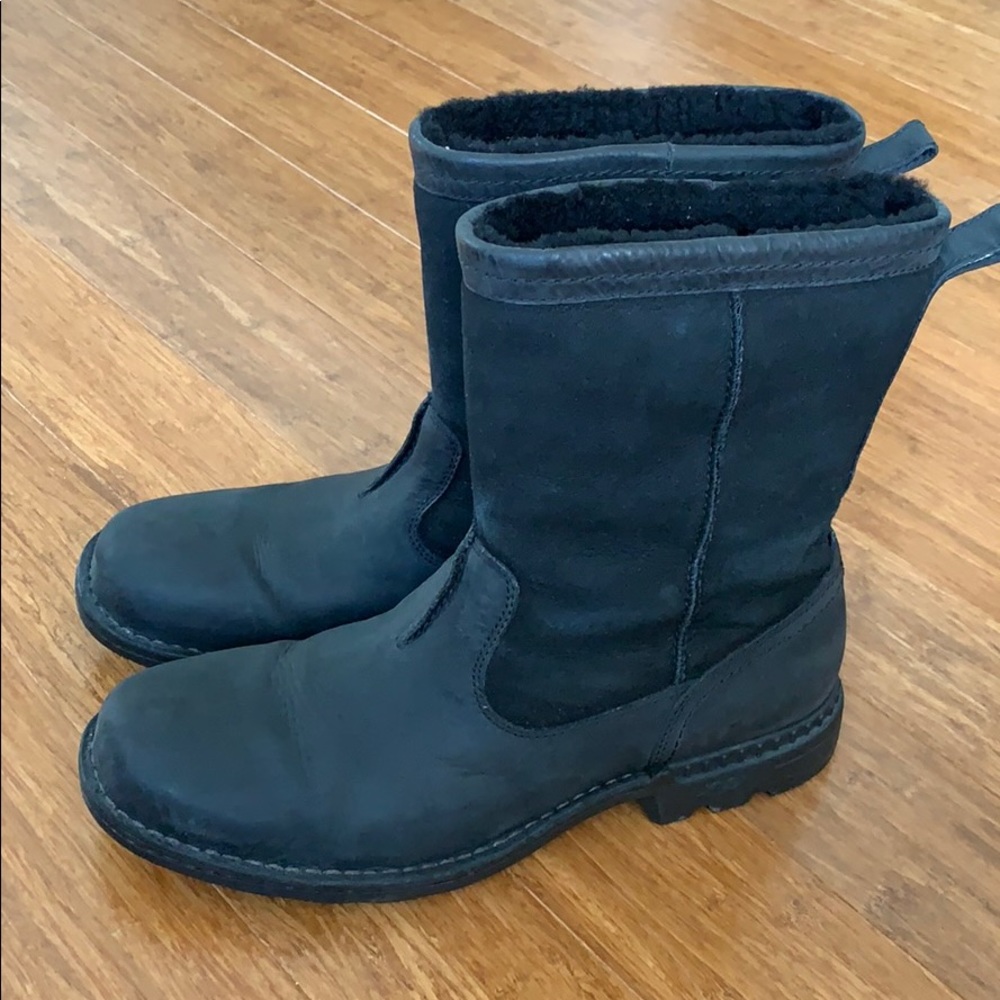 UGG Hartsville Men’s Pull-On Boot